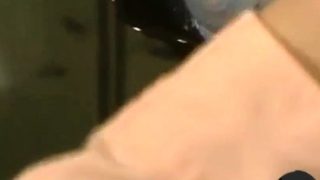 Deutsche Vintage-Brnette in Dessous wird im Bad gefickt